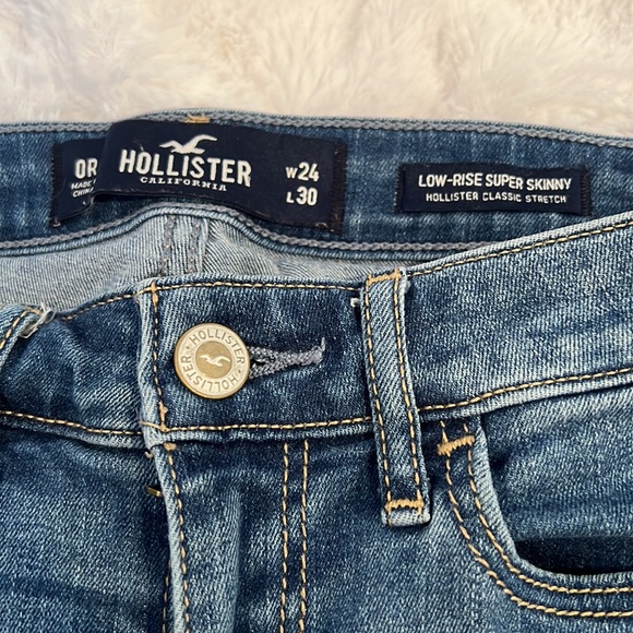 Hollister size 0 distressed jeans - Picture 3 of 6